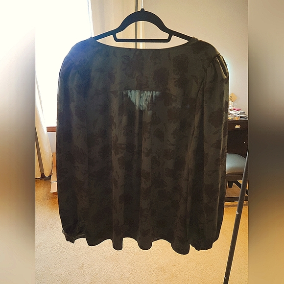 Like New Floral Flowy Peasant Blouse - Picture 2 of 4